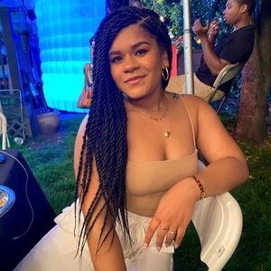 Meet your Posher, Ahriana